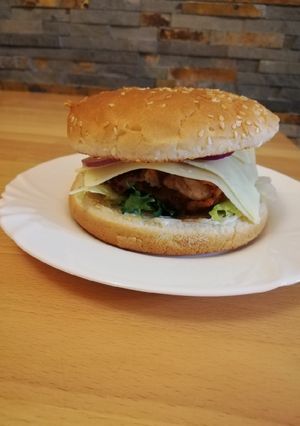 Ropogós csirkecomb szendvics recept fotója