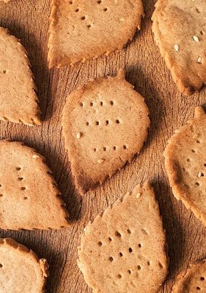 Una foto de Crackers de harina de arroz y trigo sarraceno (sin gluten)