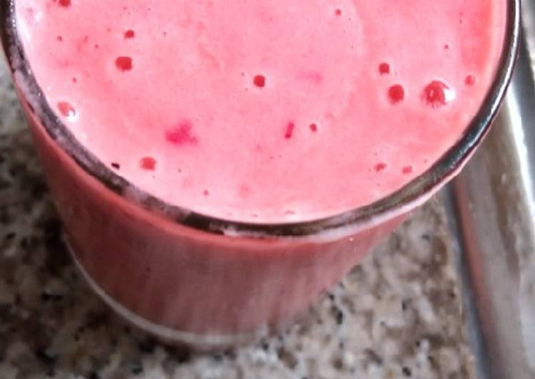 Step-by-Step Guide to Make Homemade Plum smoothie