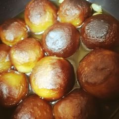 A picture of Gulab Jaman.