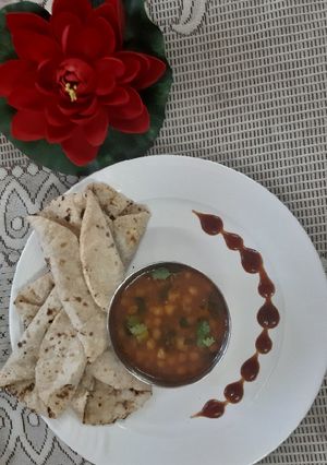 A picture of Boondi ki Sabzi.