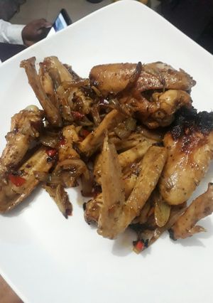 A picture of Spicy chicken wings.