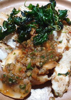 รูปของ สเต๊กไก่กับเห็ดแชมปิญองซอสกะเพรากรอบ