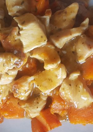 Rámás csirke édesburgonyával és sült krumplival recept fotója