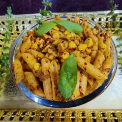 A picture of Creamy pasta.