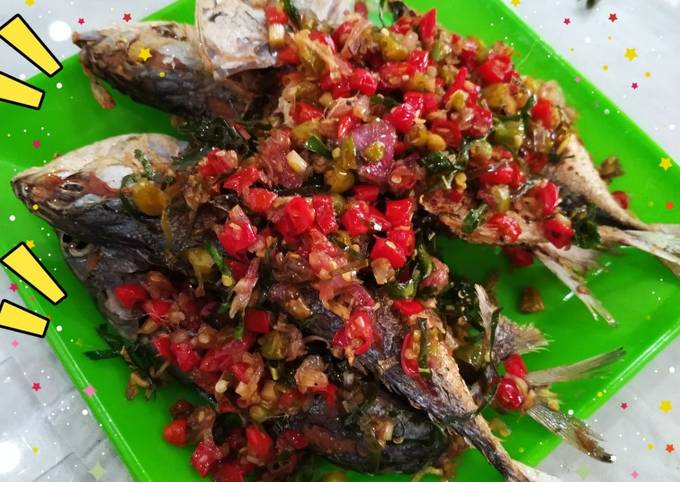 Resep Ikan Kembung Sambal Matah Oleh Eka Septianingrum - Cookpad