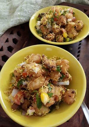 A picture of Fried Baby-Corn Bhel.