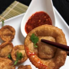 A picture of Fried Paneer Wontons.