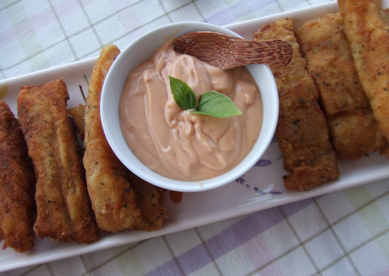 Bocaditos de bacalao con mayonesa de eneldo y comino