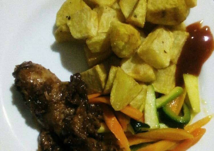Recipe of Favorite Diced potatoes, buttered vegetables and barbeque chicken