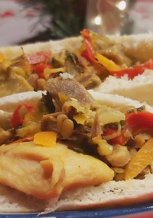 Una foto de Salteado de mollejas, pollo y verduras