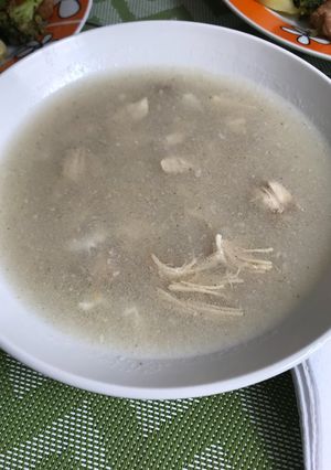 Una foto de Caldillo de pollo y huevo