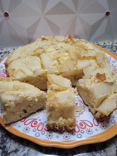 Una foto de Torta de peras! Súper rápida y deliciosa acaramelizada