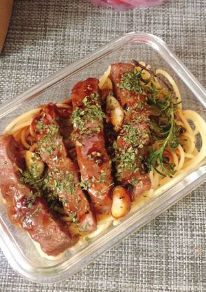 Hình của món Mì ý Beefsteak sốt Tereyaki.