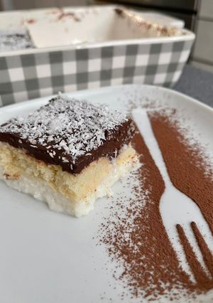 Sütés nélküli kókuszos pudingos piskóta recept fotója