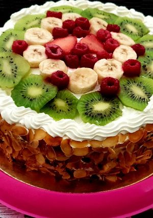 A picture of Chantilly Mascarpone Fruit Cake 🥰.