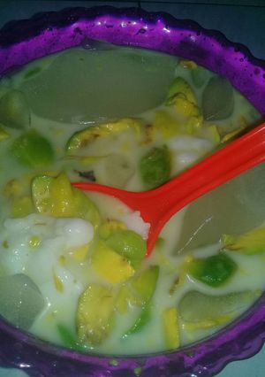 Foto resep Es alpukat dan kelapa KW