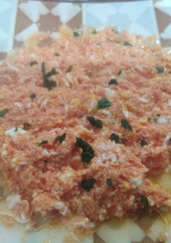 Una foto de Revuelto de tomate y huevo