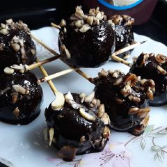A picture of Chocolate Cake pops 😋🧡.