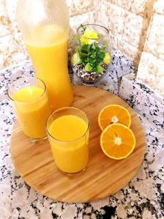 صورة لوصفة عصير الجزر والفواكه 🍹