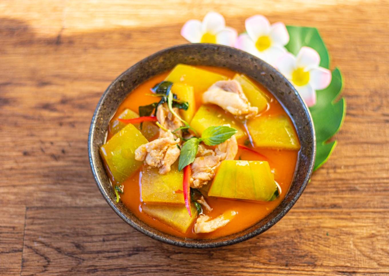 Watermelon rind Thai red curry with chicken 🍛🍉