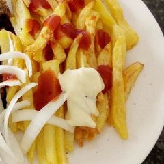 A picture of Chips with Mayonnaise.