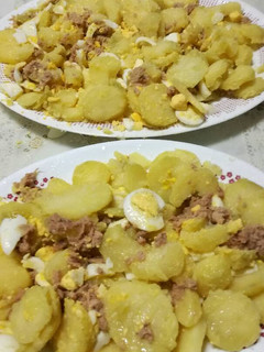 Una foto de Papas aliñadas fácil