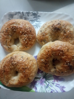 બેંગલ બ્રેડ (Bangle Bread Recipe In Gujarati) રેસીપી મુખ્ય ફોટો