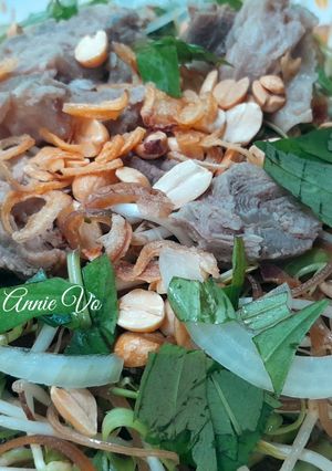 Hình của món Gỏi gân bò rau muống.