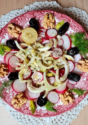 Una foto de Ensalada de rabanitos e hinojo 🥗