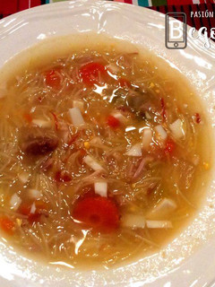 Una foto de Sopa de pollo con fideos (Olla programable y tradicional)