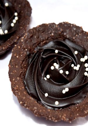 A picture of Eggless Chocolate Tart with chocolate filling.
