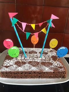 Una foto de Tarta de cumpleaños de chocolate con mermelada, para Mar y Pol