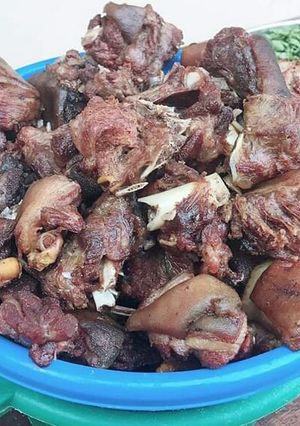 A picture of Fried goat meat.
