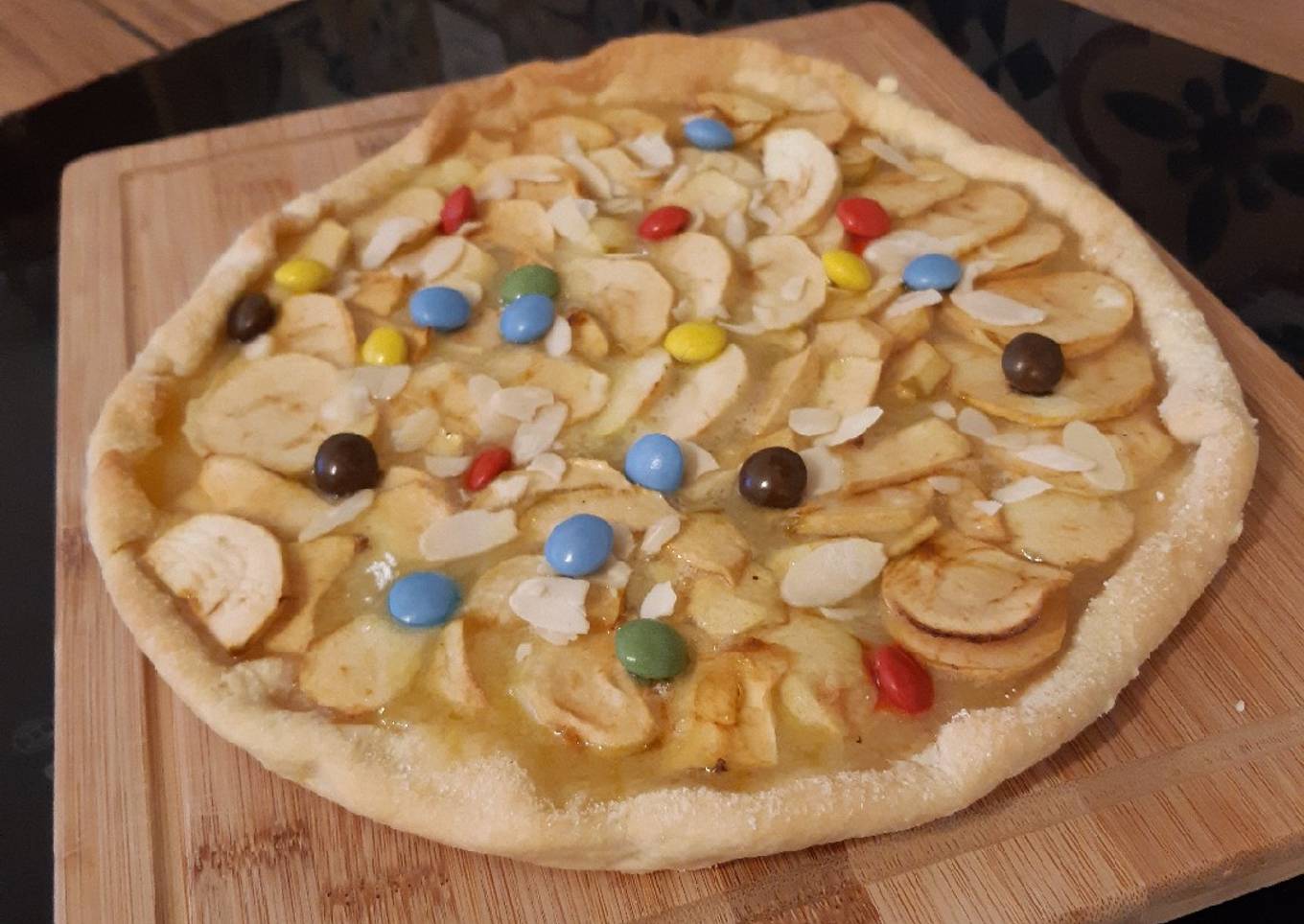 Tarte pommes caramel au beurre salé et amandes #CuisineEnfant