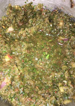A picture of Coriander chutney.