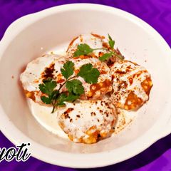 A picture of Sabudana Tikki Chaat.
