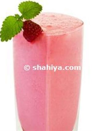 A picture of Low- fat Strawberry yogurt.