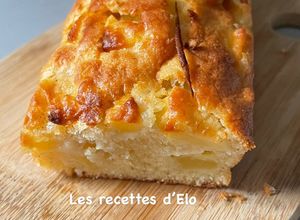 Une photo de Gâteau au yaourt aux pommes et cannelle