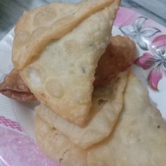 A picture of Homemade Samosy for iftar 🥟🥟🥟.