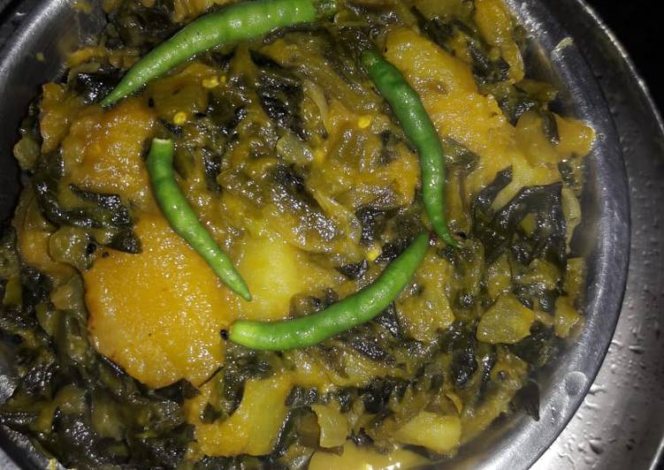 Recipe of Homemade Malabar spinach curry (pui saker ghonto)