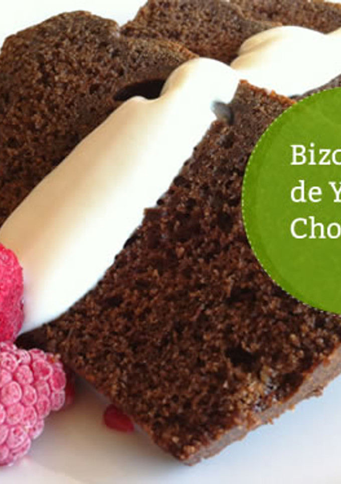 Una foto de Bizcocho de yogur y chocolate