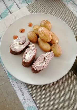 Φωτογραφία της συνταγής Φιλετάκι χοιρινό με μαλακό τυρί και χαλούμι
