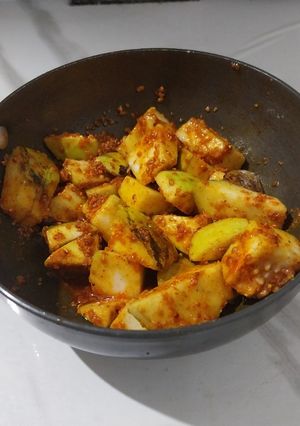 A picture of Guava pickle.