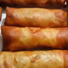 Chicken spring rolls A picture of Chicken spring rolls.