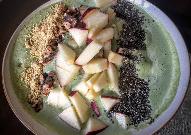 Recipe of Detox Green Smoothie Bowl in 14 Minutes for Young Wife