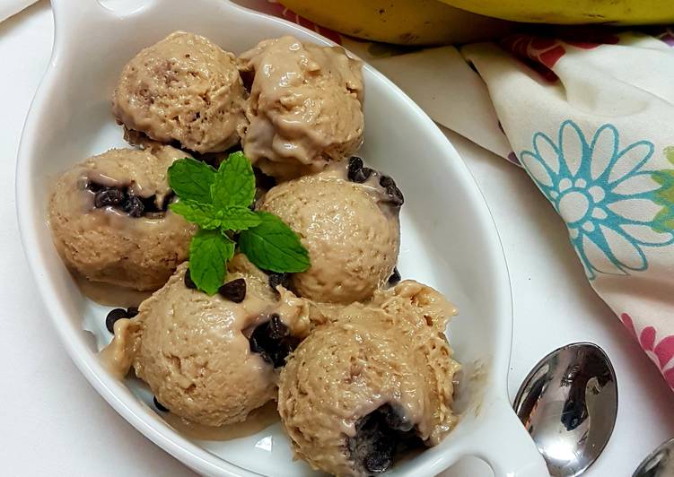 Step-by-Step Guide to Prepare Quick Banana chocochip icecream