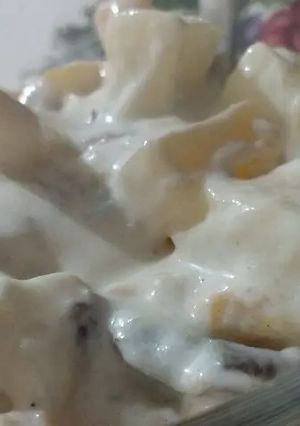 A picture of Cream fruit chat.
