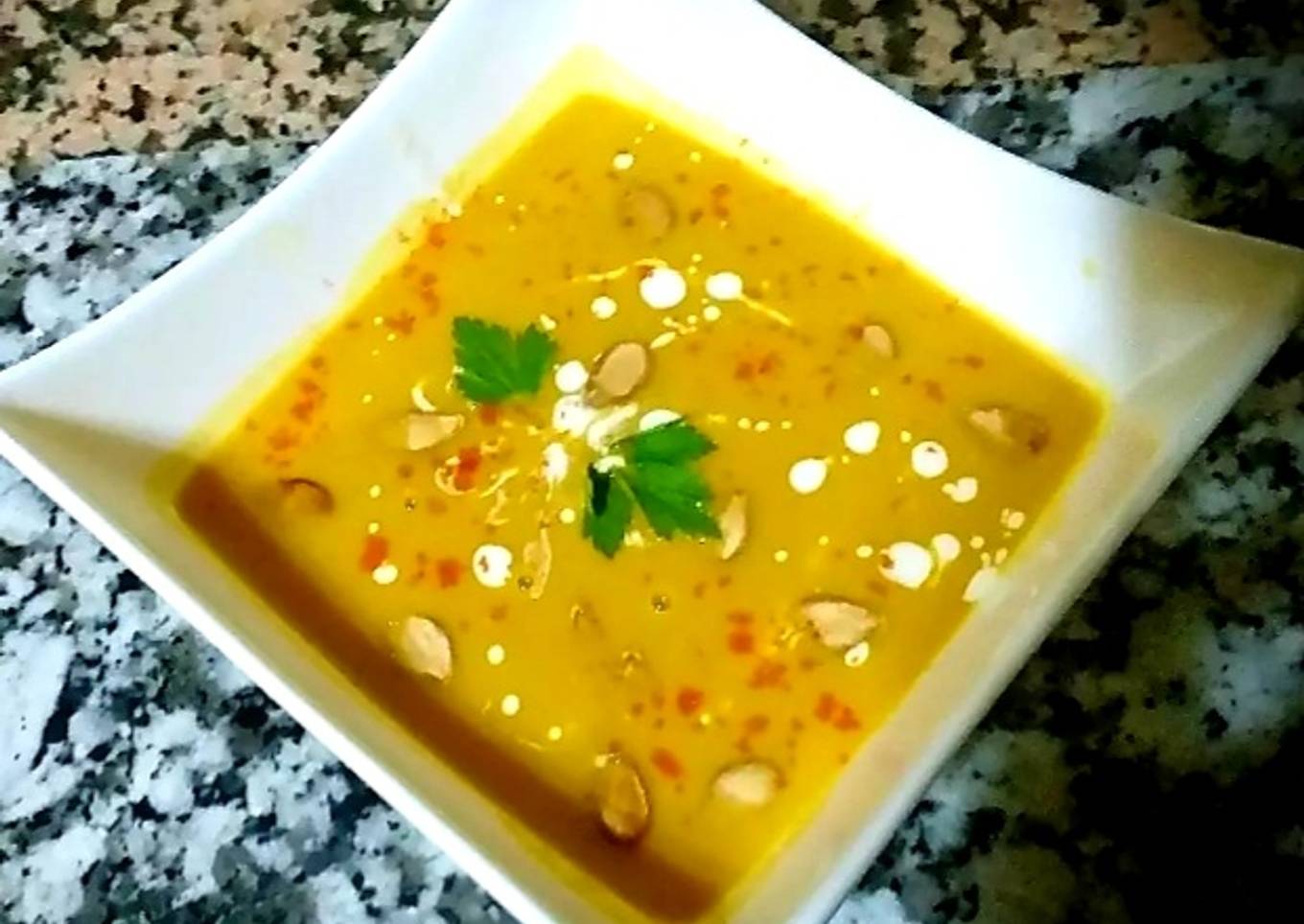 La soupe de potiron avec ses graines grillées.😛😜🎄🎄