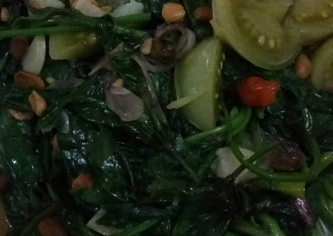 Yuk intip, Cara praktis buat Tumis daun ubi jalar tauco pedas🌿🌿🌿 yang sedap